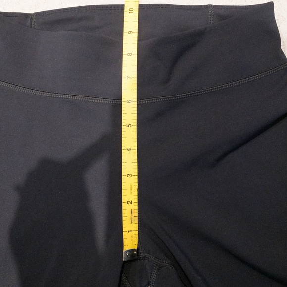 Under Armour Mid-Rise Black Legging with Stirrups - Picture 11 of 13